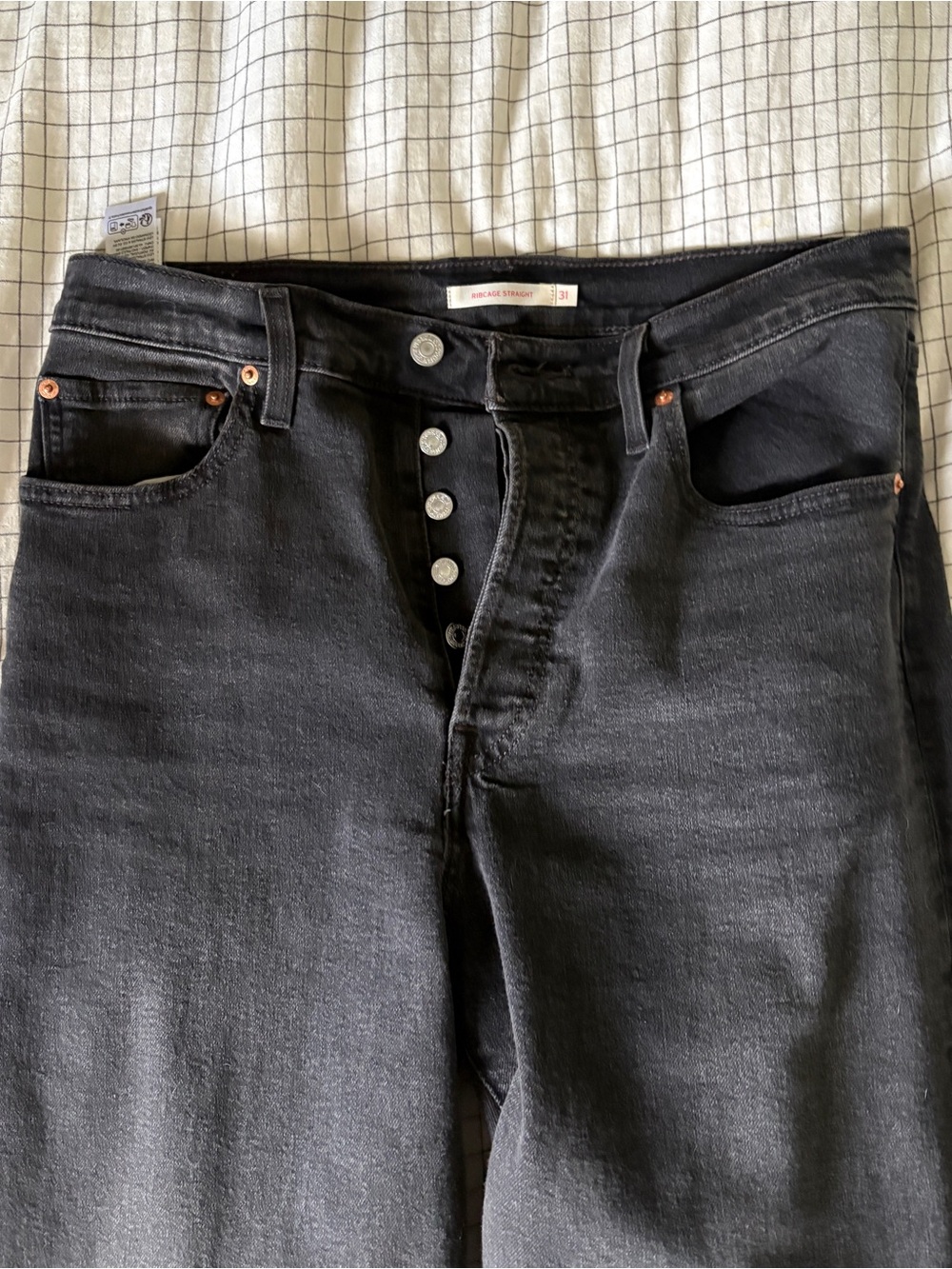Levi’s Ribcage Black High-Rise Button-Fly Jeans size 31